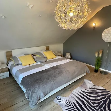 Komfortable 100qm Mit Loggia In Im Frankenwald-fichtelgebirge * Schauenstein