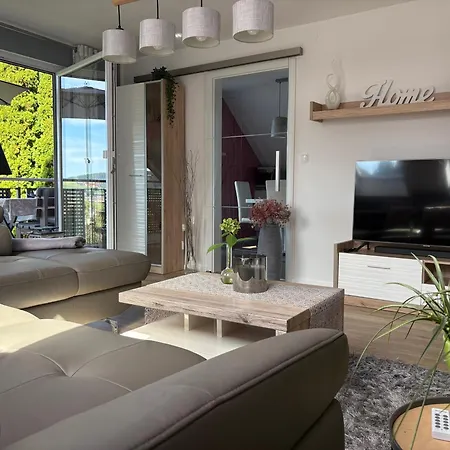 Komfortable 100qm Mit Loggia In Im Frankenwald-fichtelgebirge * Schauenstein