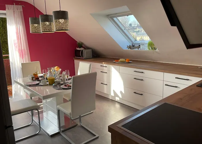 Komfortable 100qm Mit Loggia In Im Frankenwald-fichtelgebirge Lägenhet *